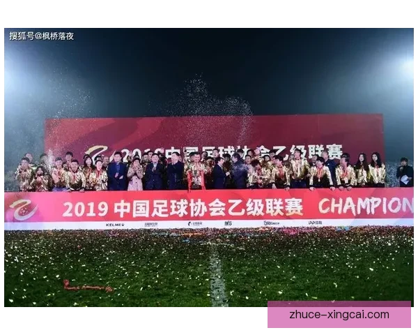 北京足球联赛激烈角逐 新星球员表现引发关注与热议